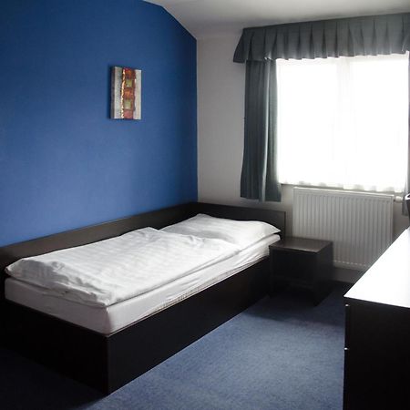 Garni Hotel Fellini Žiar nad Hronom Quarto foto
