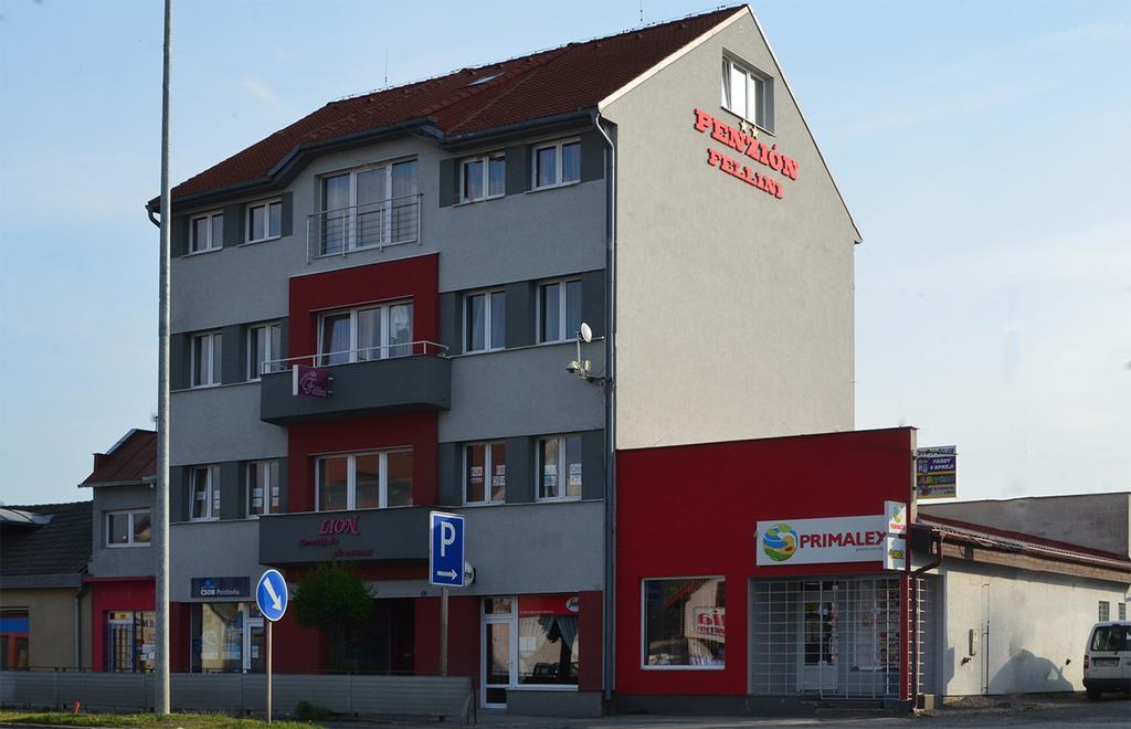 Garni Hotel Fellini Žiar nad Hronom Exterior foto
