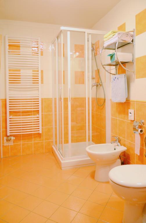 Garni Hotel Fellini Žiar nad Hronom Quarto foto